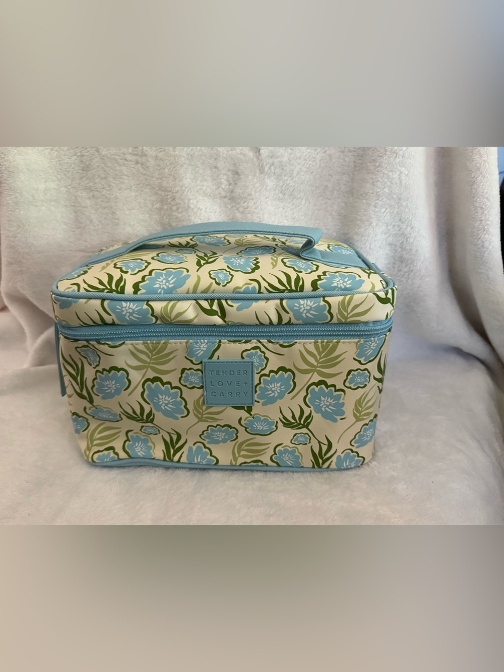 Tender Love & Carry Floral Insulated Cosmetic Bag – Blue